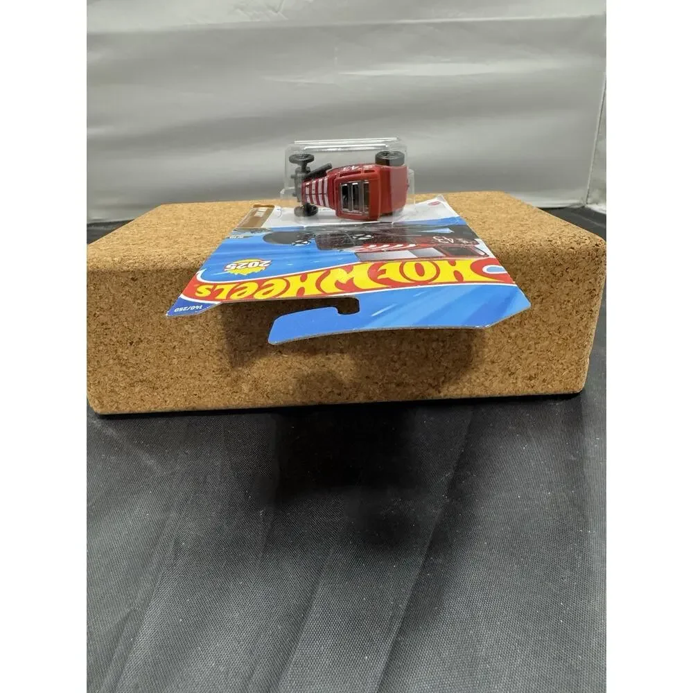 2025 Hot Wheels Ford Model A Custom '31 Red #140/250 HW Dirt 7/10 HYW24 New